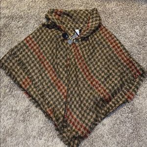 NWT - Houndstooth Shaw